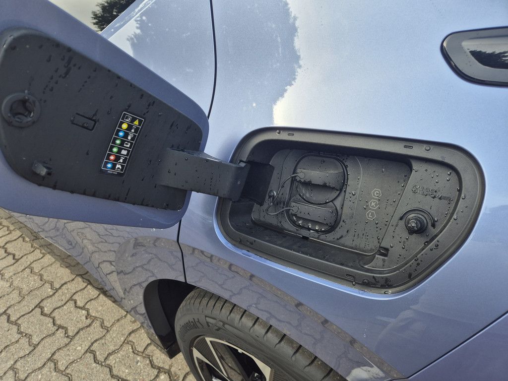 Lynk&Co 02 More PDC SHZ KAMERA NAVI W-LAN ACC PANO foto 17