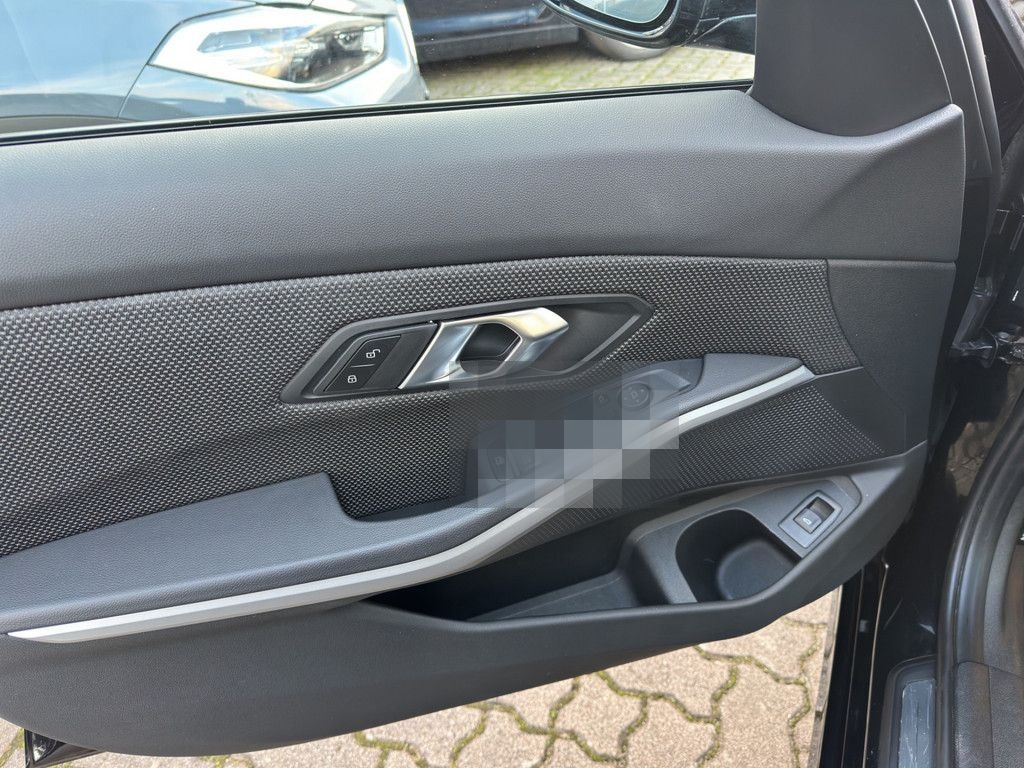 BMW 318d T. LED NAVI HUD KAMERA PDC SHZ DAB FSE 17" foto 17