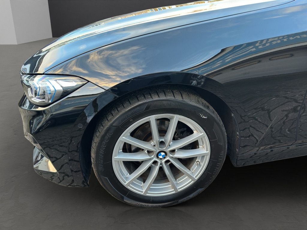 BMW 318d T. LED NAVI HUD KAMERA PDC SHZ DAB FSE 17" foto 4