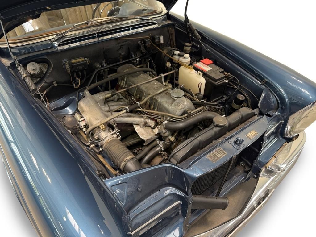 Mercedes-Benz 220 SEB **Servo,Heckflosse TOP restauriert foto 15