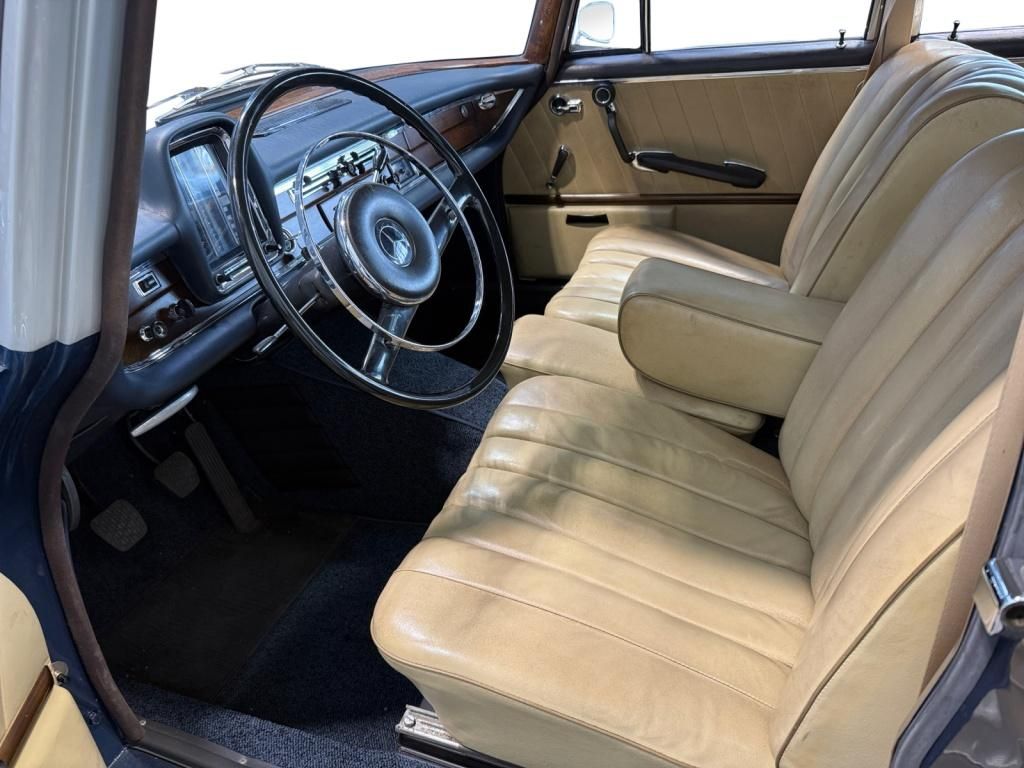 Mercedes-Benz 220 SEB **Servo,Heckflosse TOP restauriert foto 5