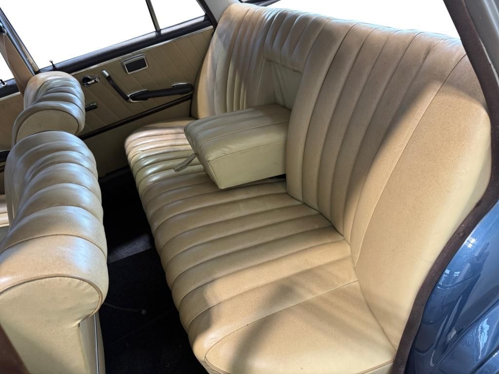 Mercedes-Benz 220 SEB **Servo,Heckflosse TOP restauriert foto 7