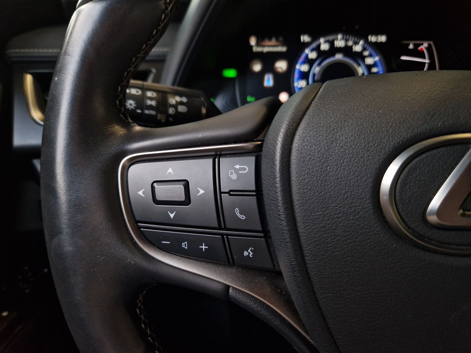 Lexus UX 250 h Style LED ALU foto 15