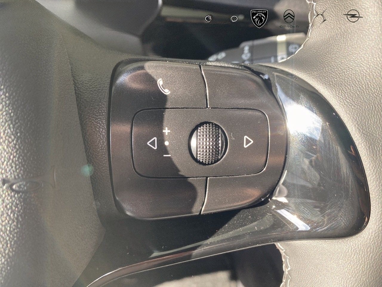 BYD DOLPHIN Comfort 60kWh Kamera Navi foto 14