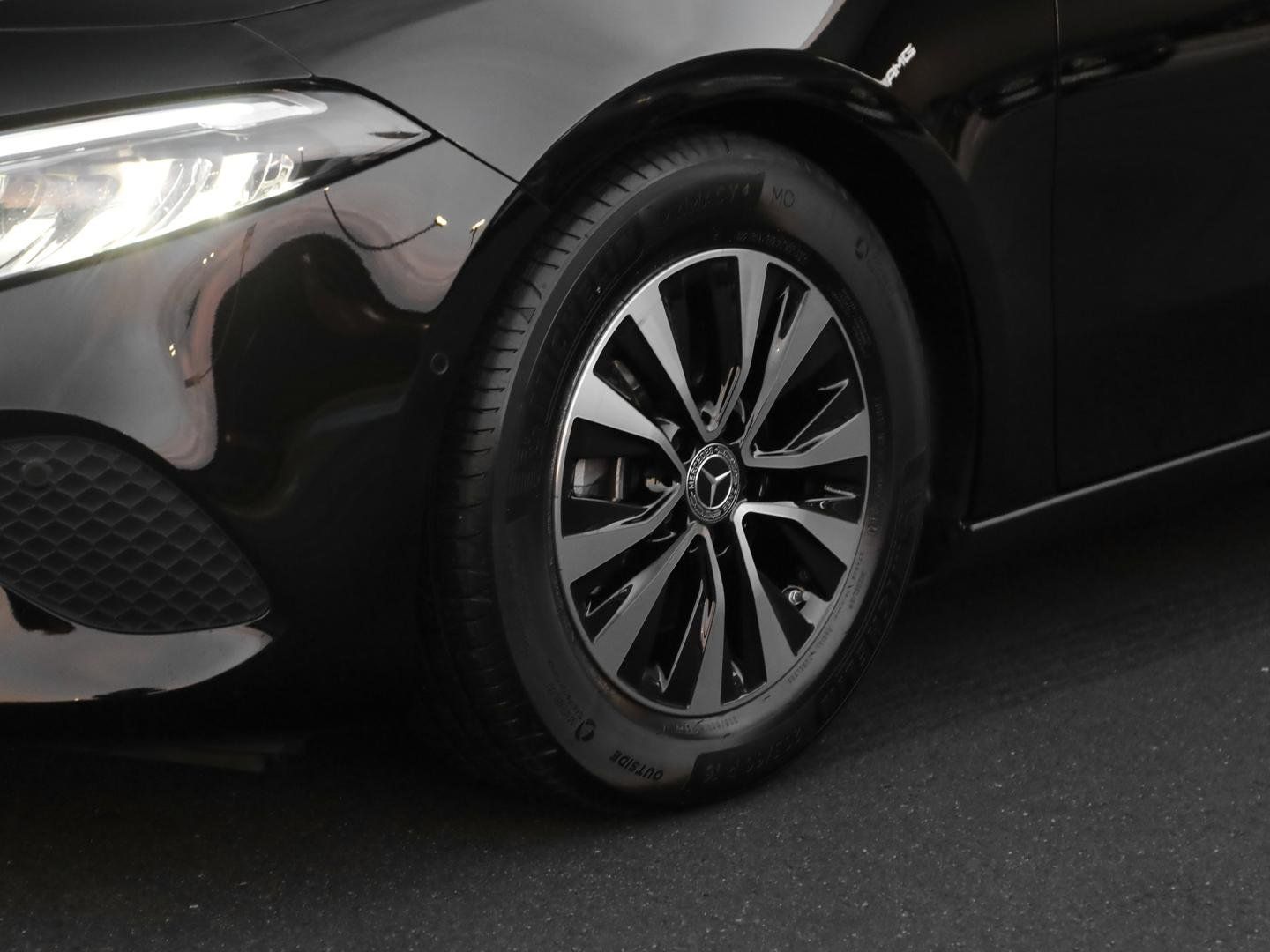 Mercedes-Benz A 180 Rückfahrkamera Sitzheizung MBUX-Navi LED foto 12