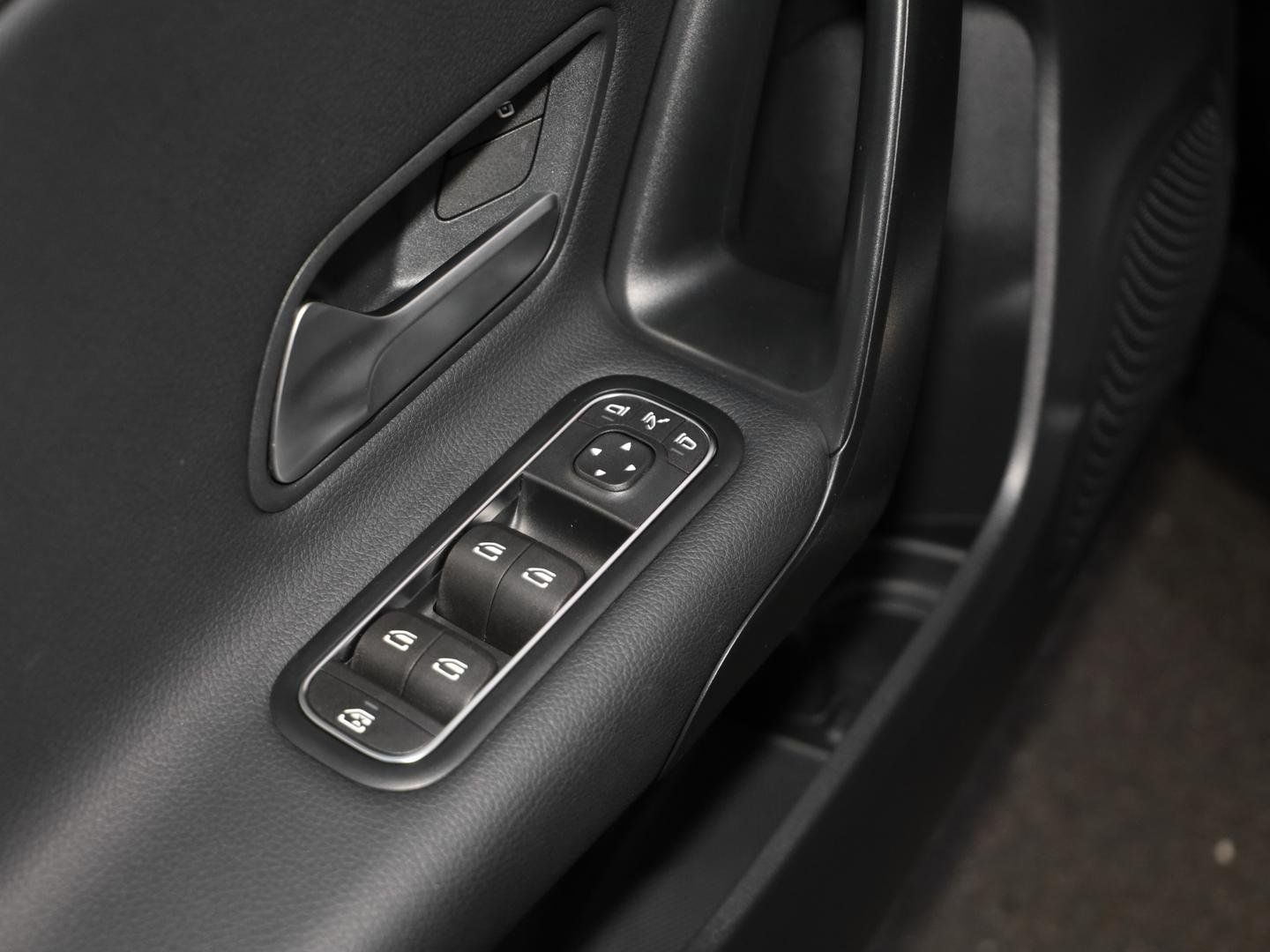 Mercedes-Benz A 180 Rückfahrkamera Sitzheizung MBUX-Navi LED foto 17
