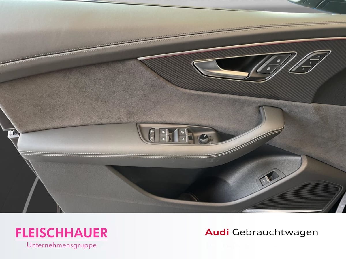 Audi RSQ8 SUV performance tiptronic foto 19