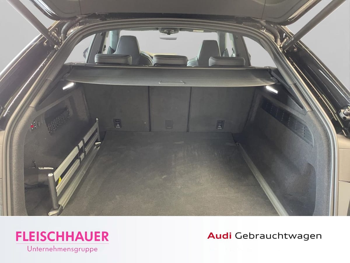 Audi RSQ8 SUV performance tiptronic foto 6