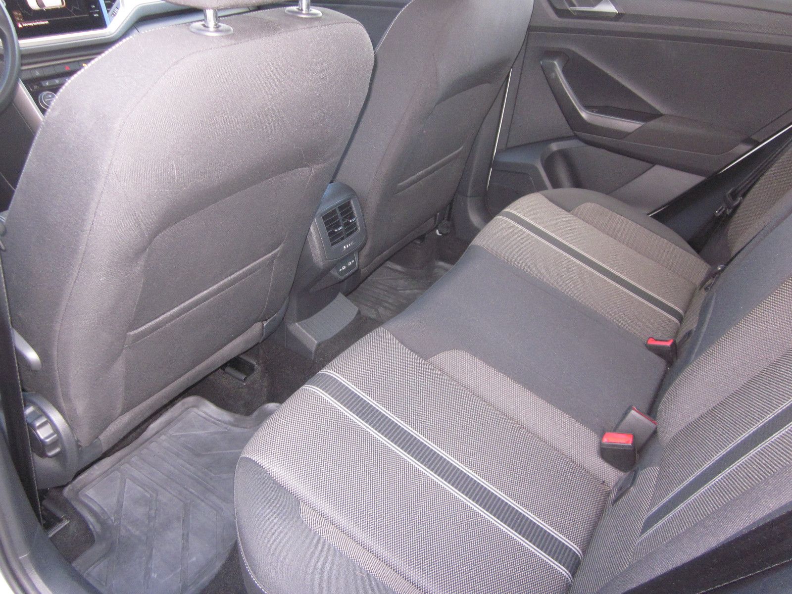 Volkswagen T-Roc Style+AHK+STH+KAMERA+NAVI+SHZ+LED foto 11