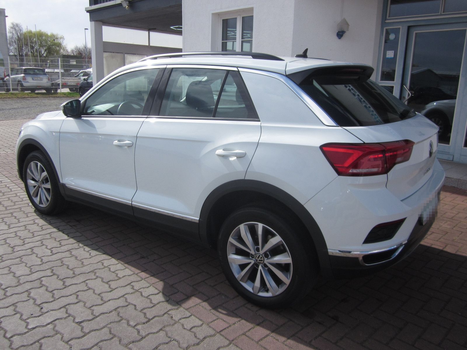 Volkswagen T-Roc Style+AHK+STH+KAMERA+NAVI+SHZ+LED foto 4