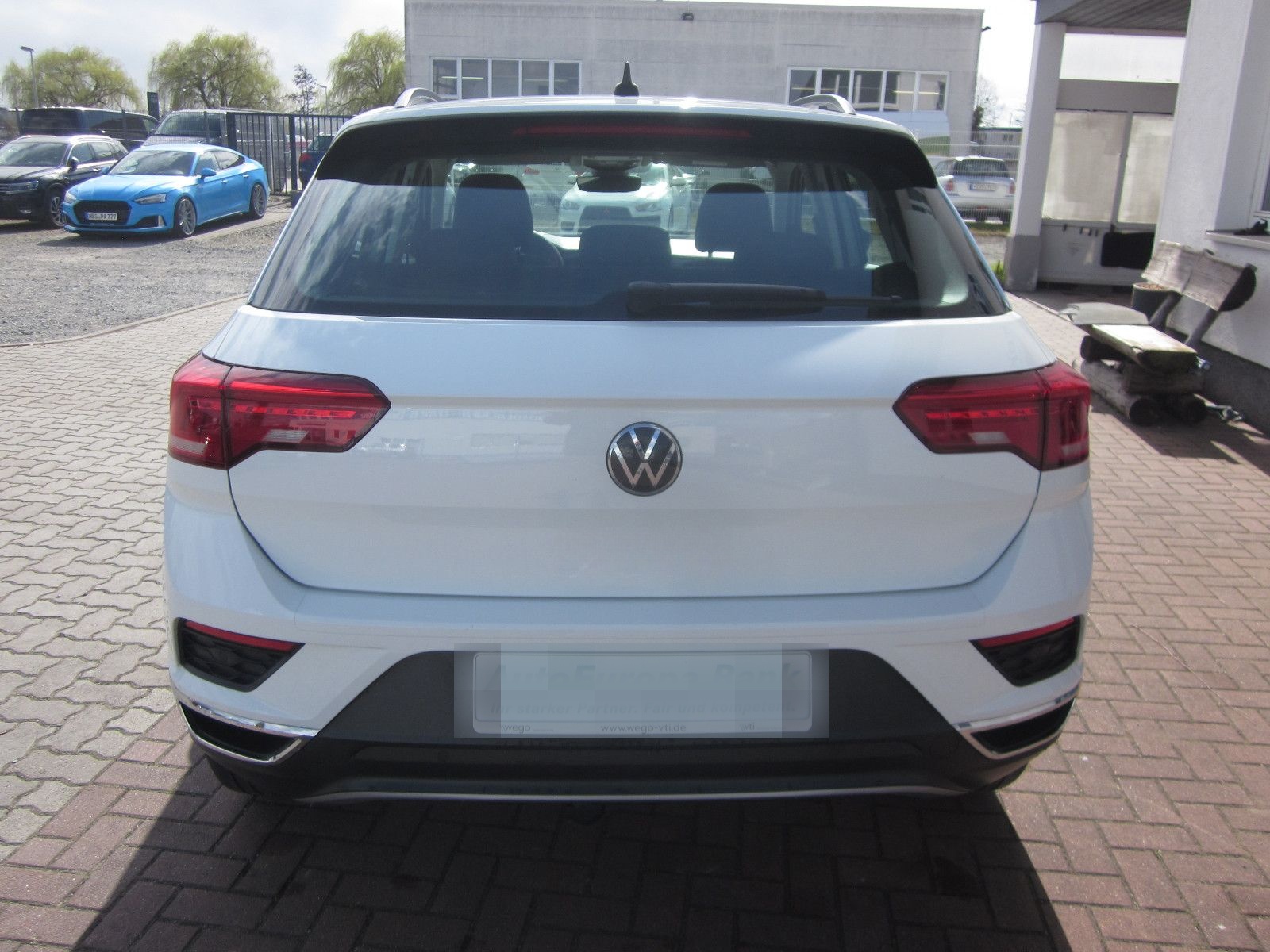 Volkswagen T-Roc Style+AHK+STH+KAMERA+NAVI+SHZ+LED foto 6