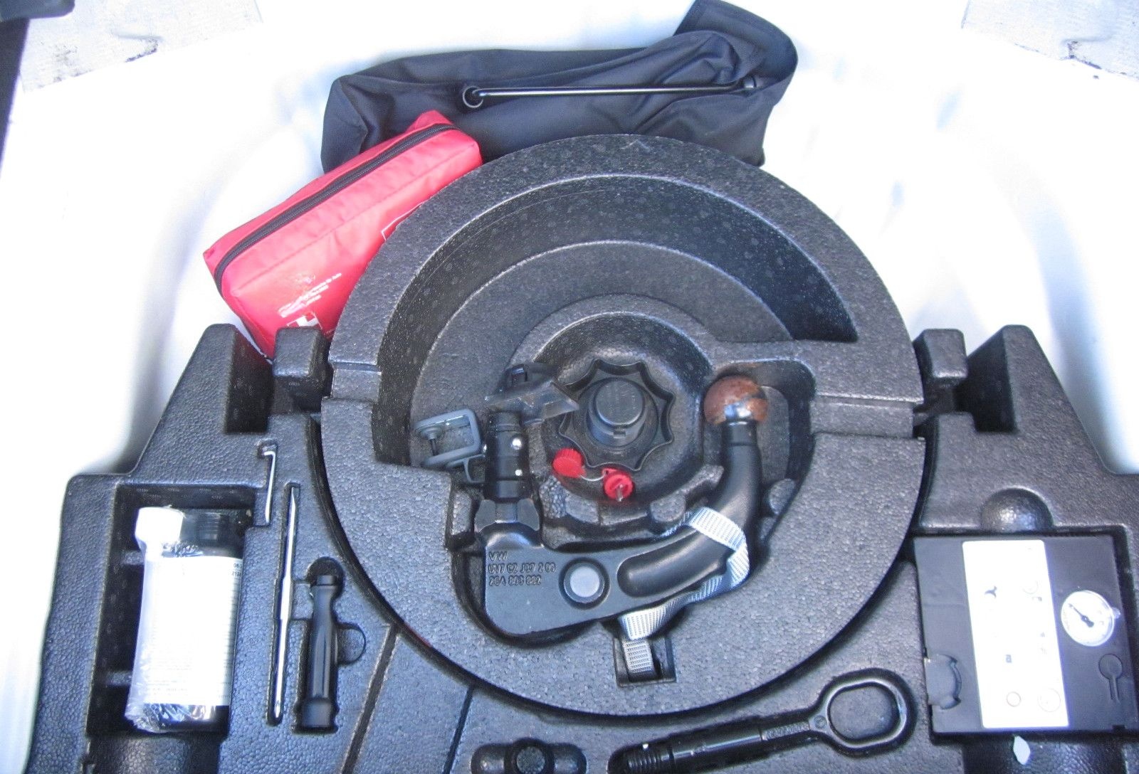 Volkswagen T-Roc Style+AHK+STH+KAMERA+NAVI+SHZ+LED foto 9