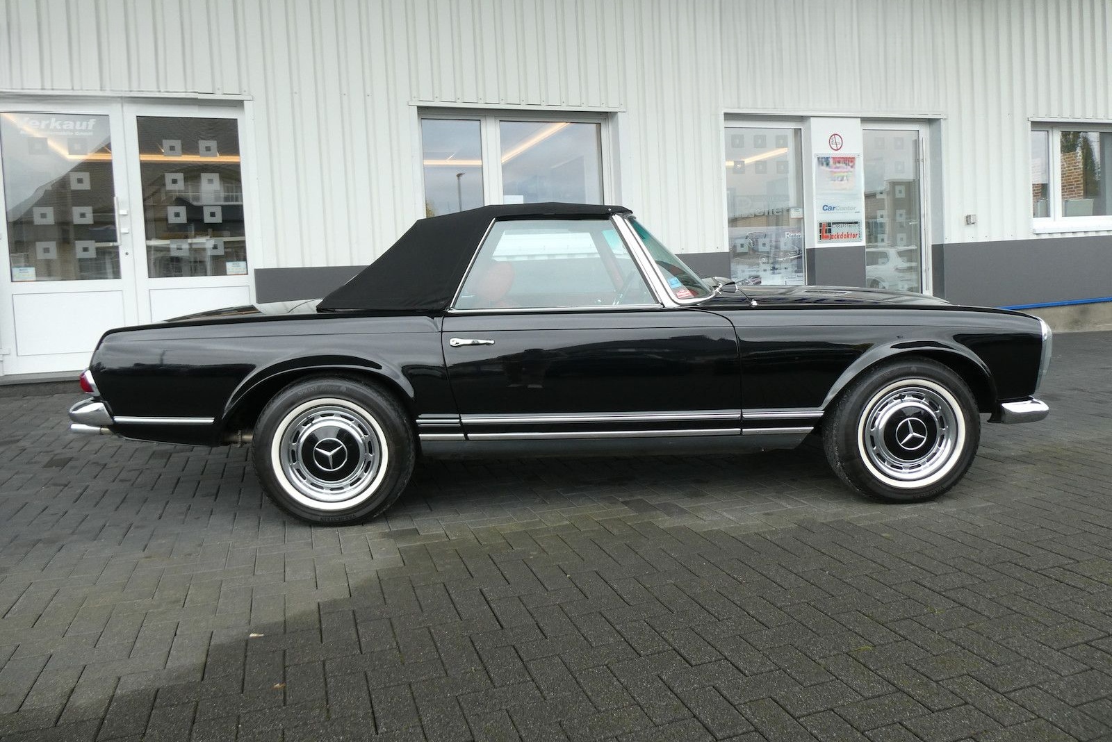 Mercedes-Benz 230 SL Pagode original in schwarz 040 foto 7