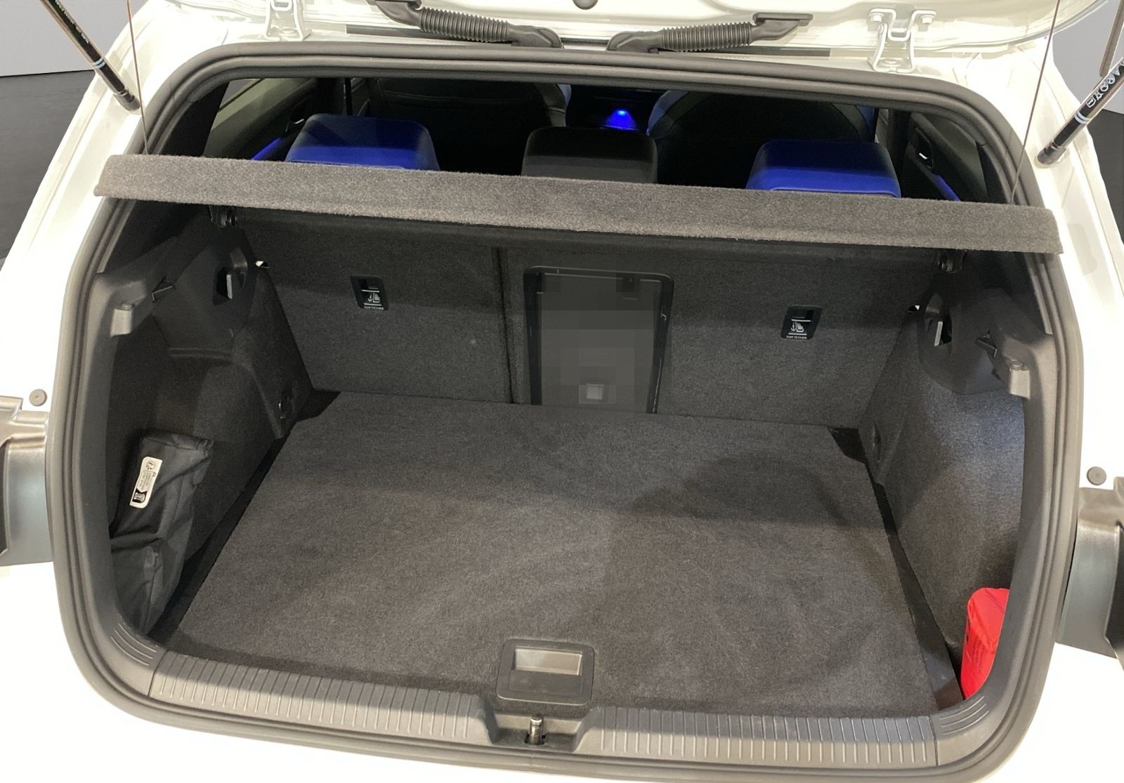 Volkswagen Golf VIII R Performance 2.0 TSI 4Motion DSG 20 Y foto 14