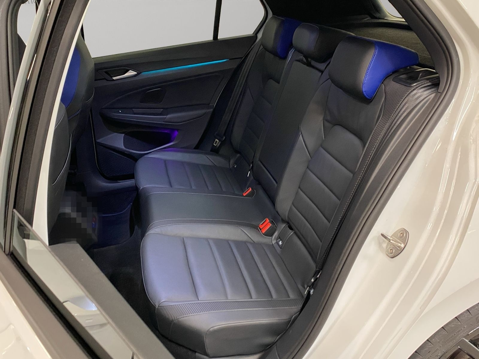 Volkswagen Golf VIII R Performance 2.0 TSI 4Motion DSG 20 Y foto 9