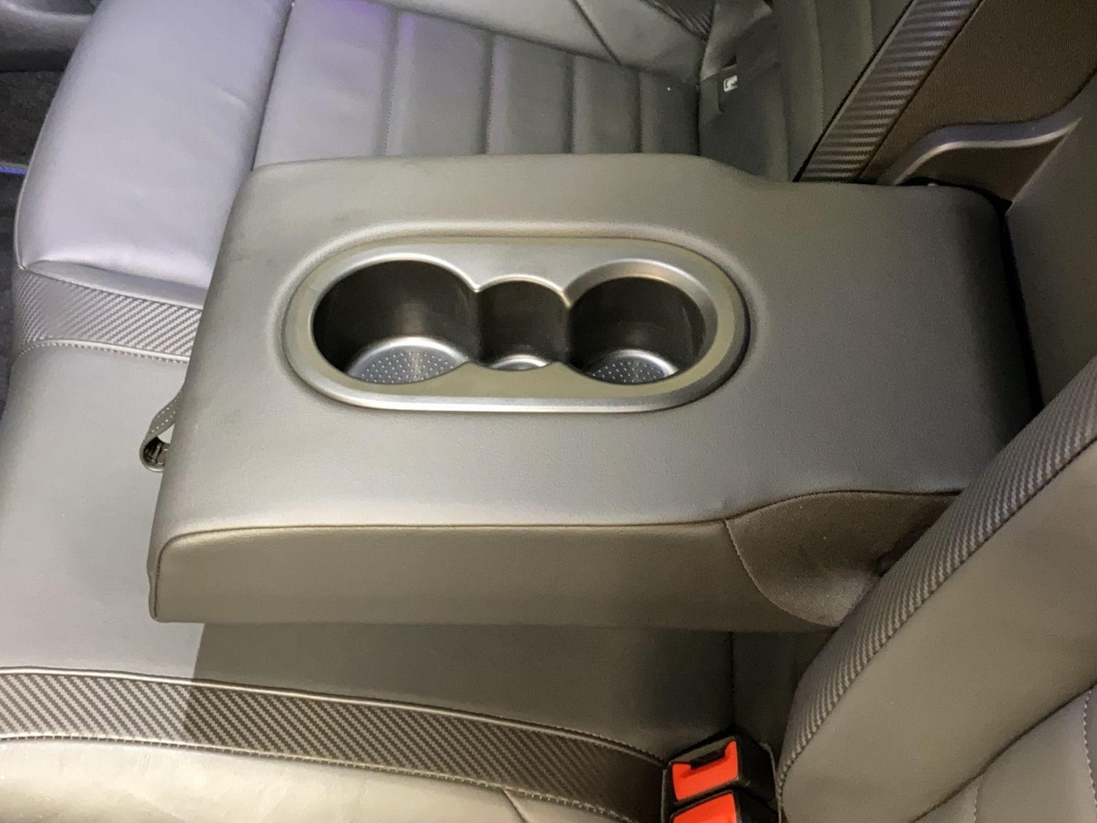 Volkswagen Golf VIII R Performance 2.0 TSI 4Motion DSG 20 Y foto 10