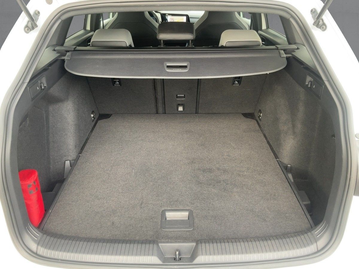 Volkswagen Golf VIII Variant 2.0 TDI DSG R-LINE 5JG+LED+NAV foto 14