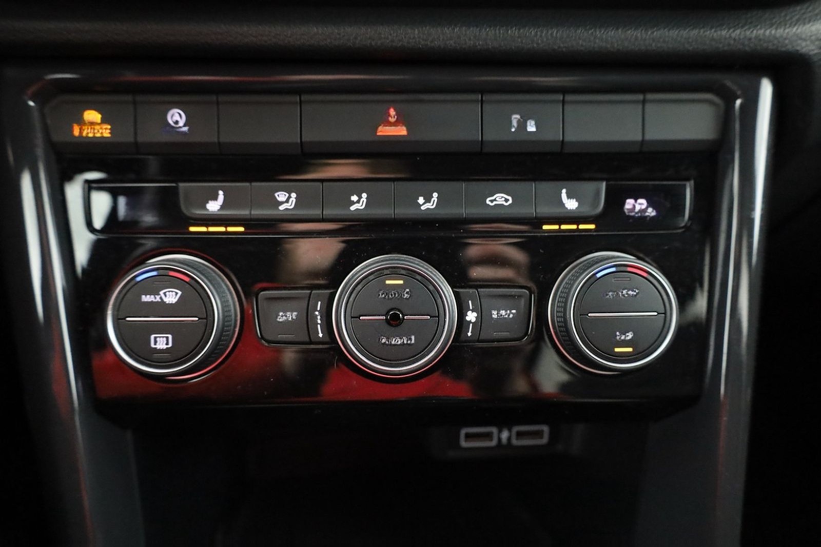 Volkswagen T-Roc 1.5 TSI Sport LED Navi ACC AHK Spurhalte foto 12