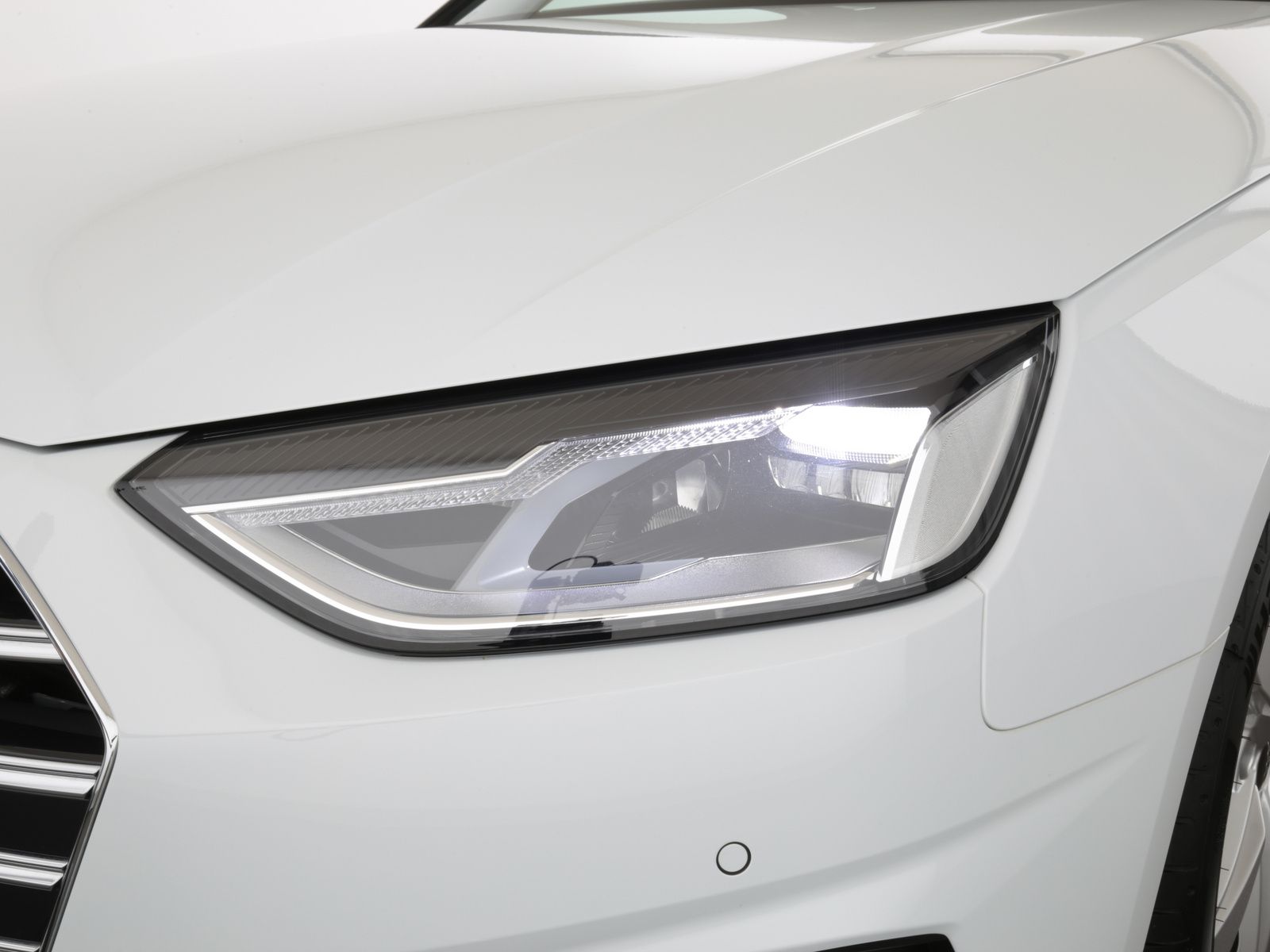 Audi A4 Avant 40 TFSI quattro advanced  Navi Leder AH foto 18