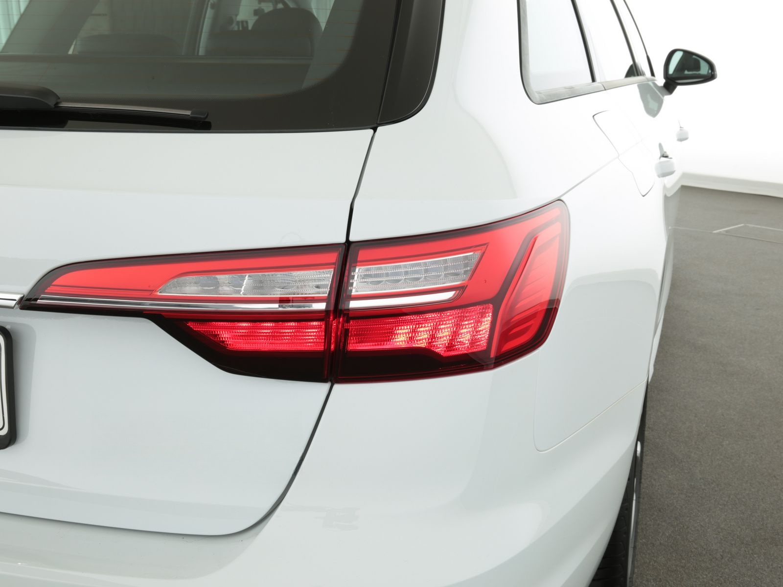 Audi A4 Avant 40 TFSI quattro advanced  Navi Leder AH foto 23