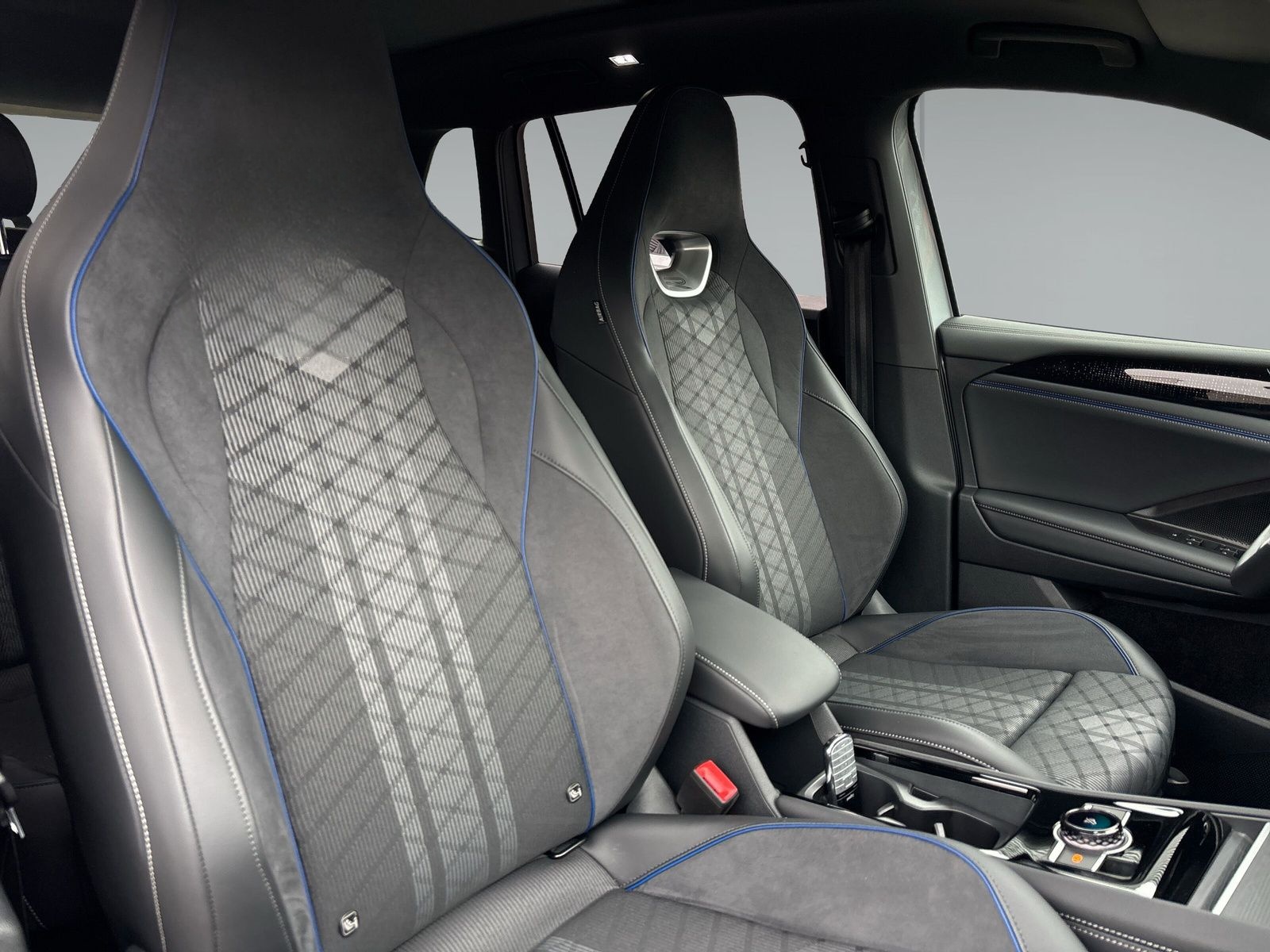Volkswagen Tiguan R-Line 2.0 TDI DSG LED+ Navi AHK Pano ACC foto 6