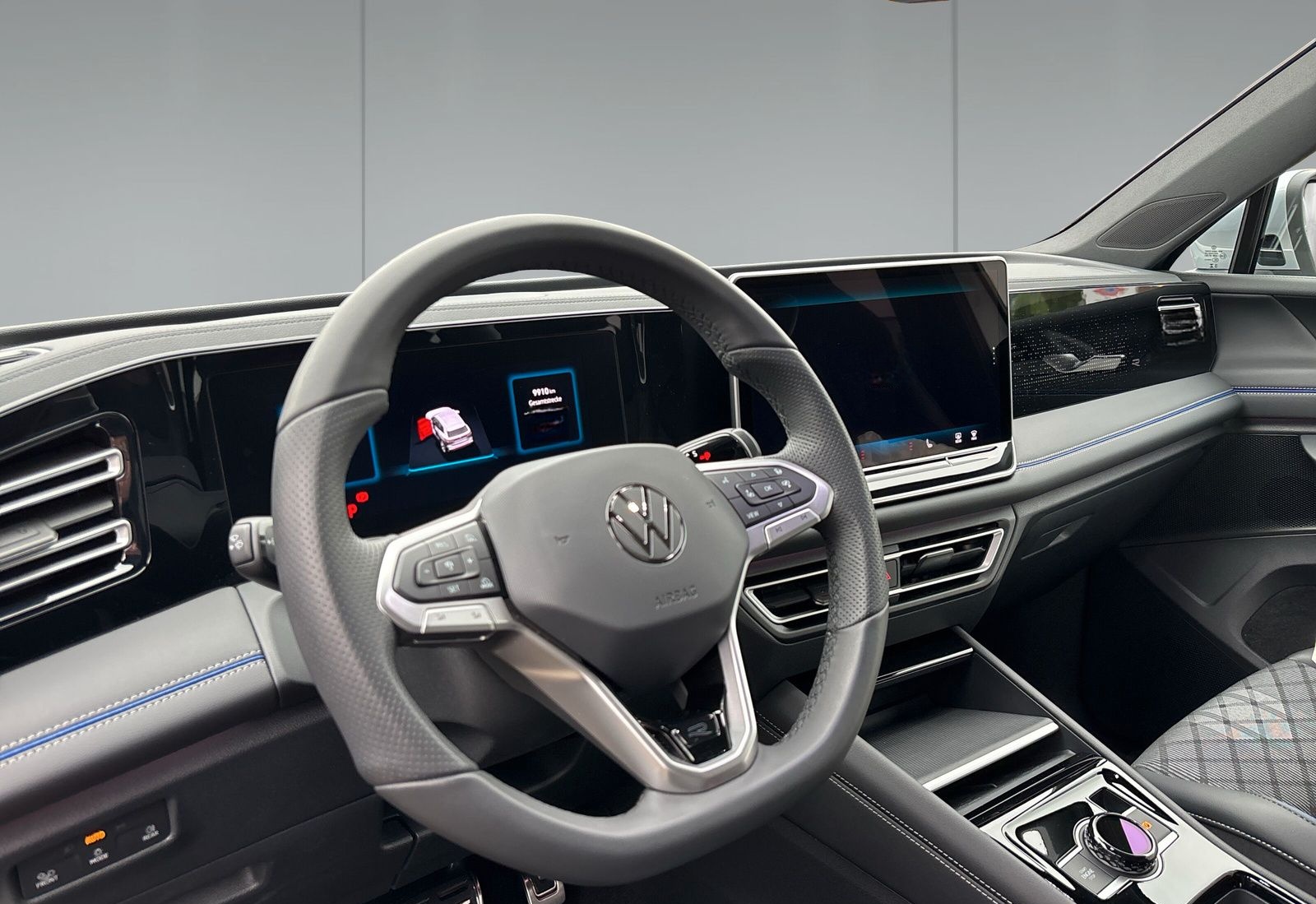 Volkswagen Tiguan R-Line 2.0 TDI DSG LED+ Navi AHK Pano ACC foto 8