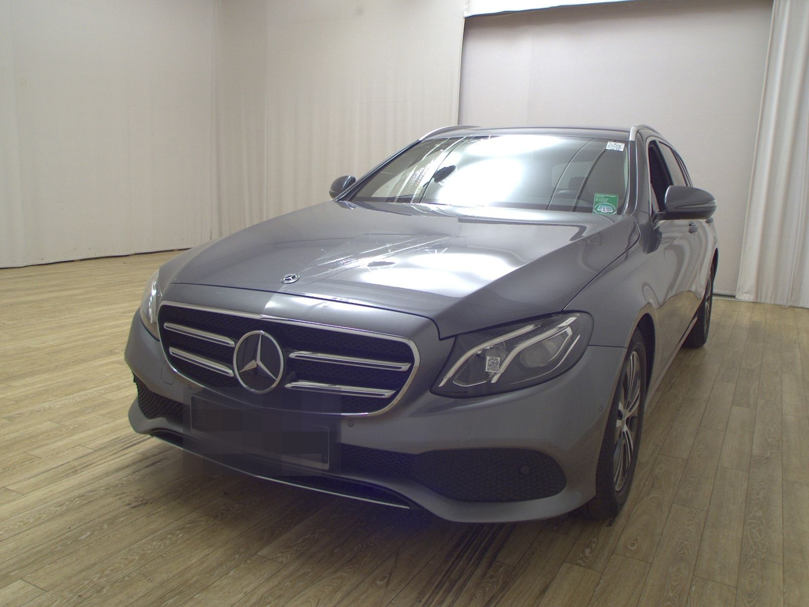 Mercedes-Benz E 200 T d Avantgarde Navi LED Widescreen Distr.+ foto 2