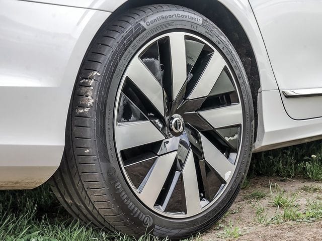 Volvo V90 Kombi T6 Core Recharge Plug-In Hybrid AWD V9 foto 5