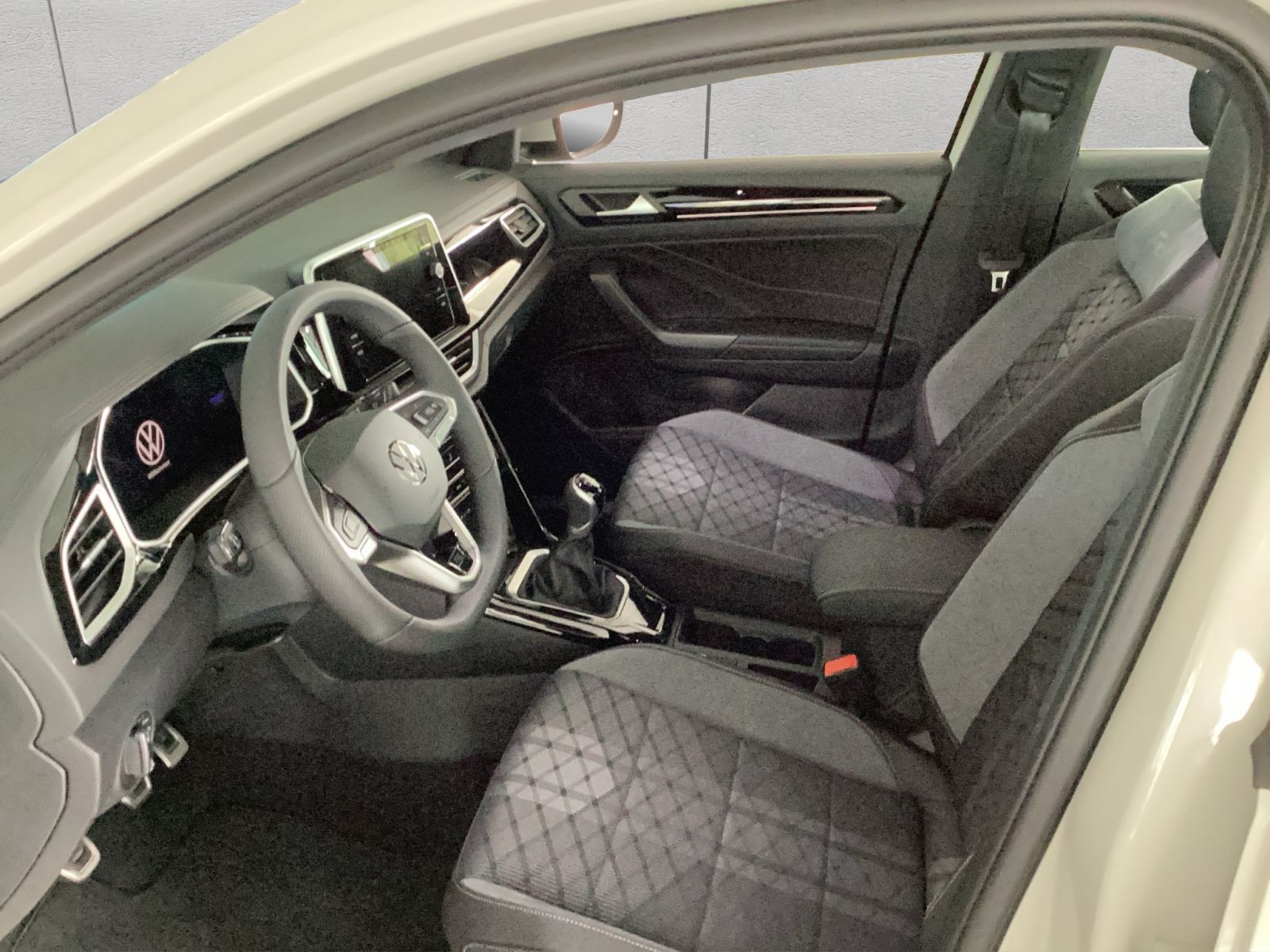 Volkswagen T-Roc R-Line 1.0 l TSI SHZ App Connect GJR foto 12