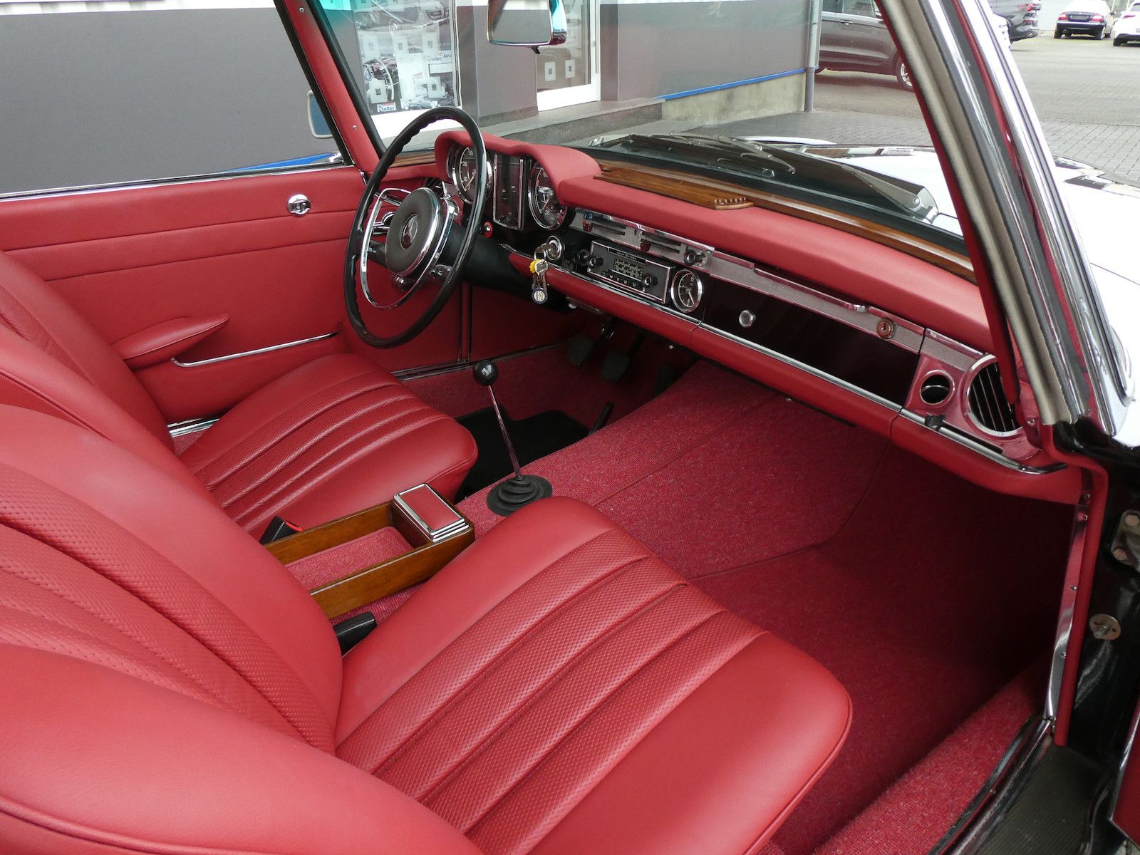 Mercedes-Benz SL 230 Pagode original in schwarz 040 foto 12