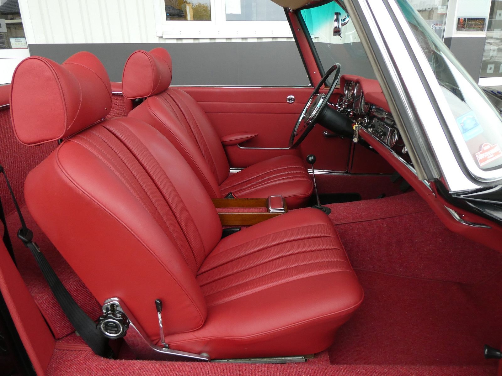 Mercedes-Benz SL 230 Pagode original in schwarz 040 foto 13