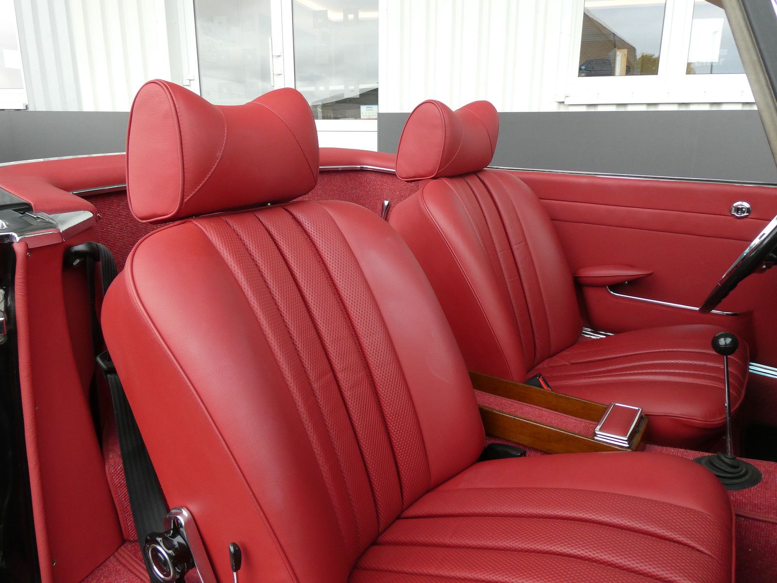 Mercedes-Benz SL 230 Pagode original in schwarz 040 foto 14