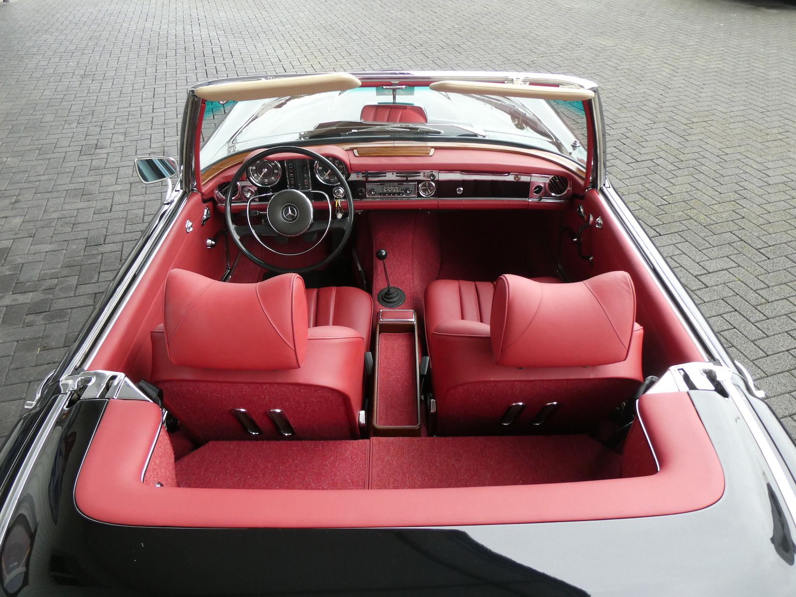 Mercedes-Benz SL 230 Pagode original in schwarz 040 foto 18