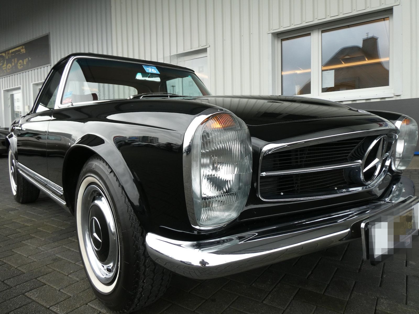 Mercedes-Benz SL 230 Pagode original in schwarz 040 foto 20