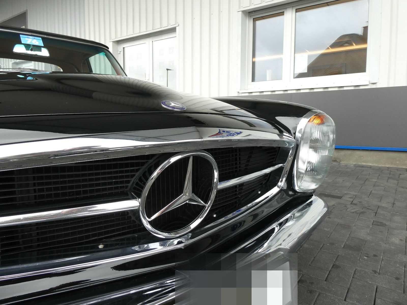 Mercedes-Benz SL 230 Pagode original in schwarz 040 foto 21