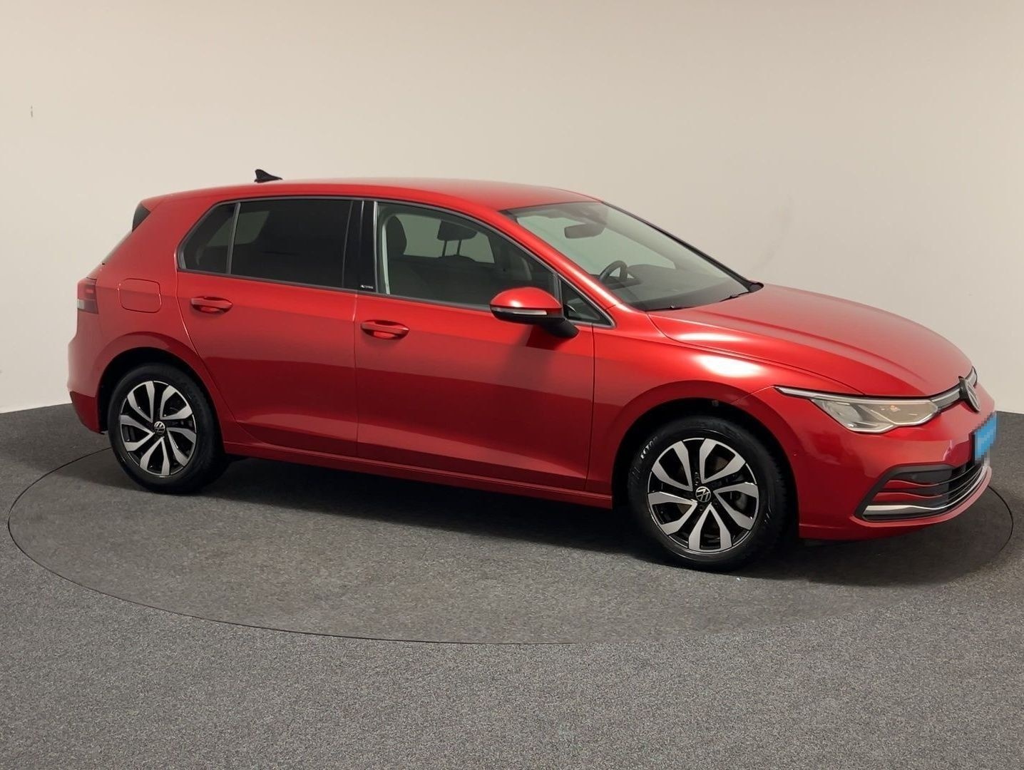 Volkswagen Golf VIII Lim. 1.5 eTSI DSG Active LED RFK Sitzh foto 3