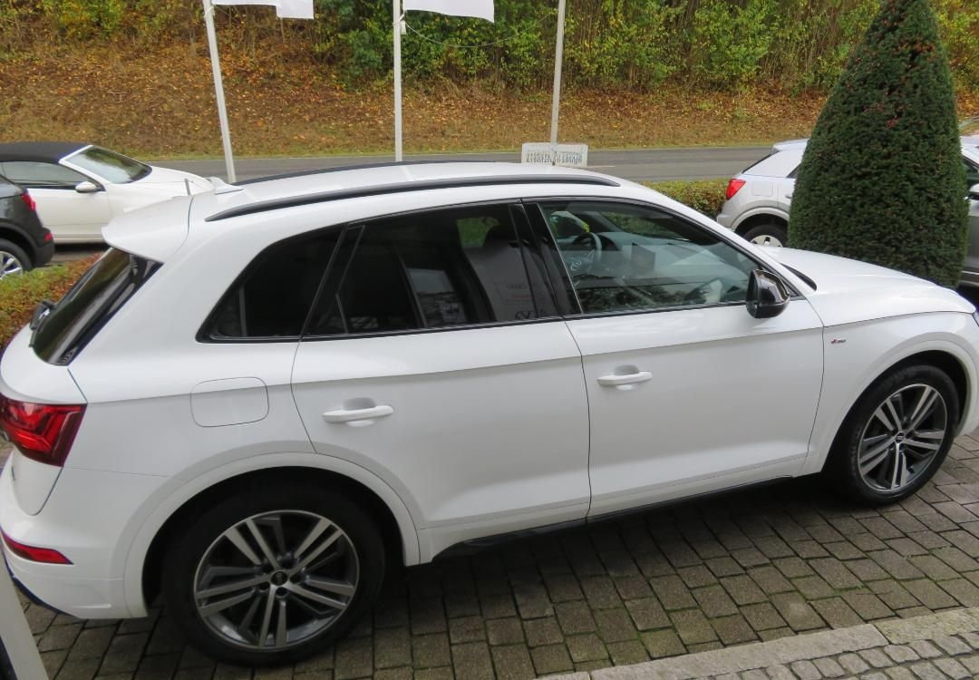 Audi Q5 TFSI e S line 50 TFSIe Quattro Adaptive Air + foto 10