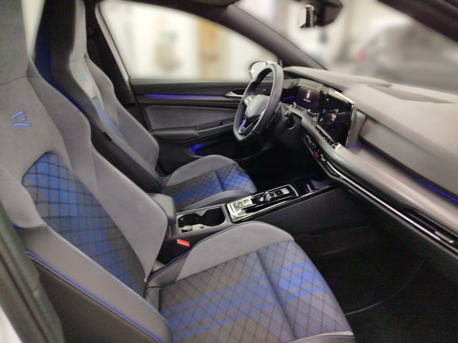 Volkswagen Golf VIII 2.0 TSI DSG 4Motion R Akrapovic Navi L foto 12