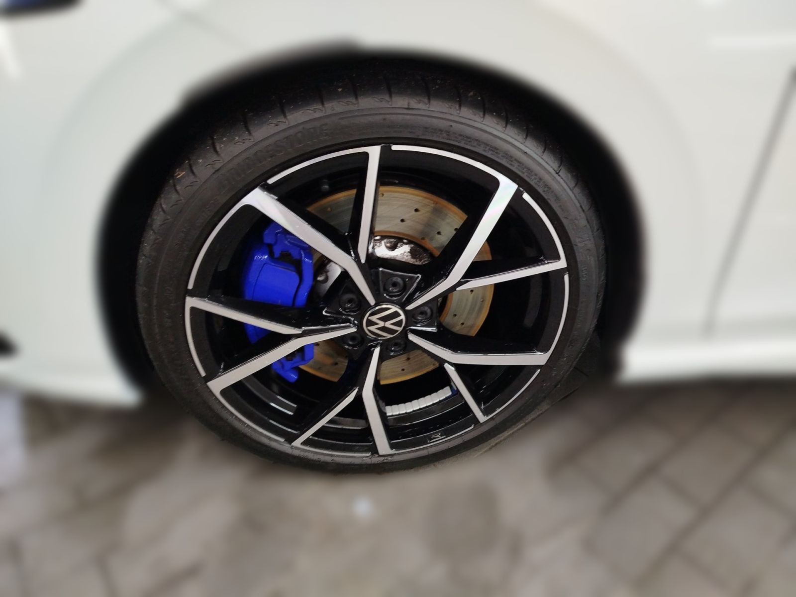 Volkswagen Golf VIII 2.0 TSI DSG 4Motion R Akrapovic Navi L foto 3