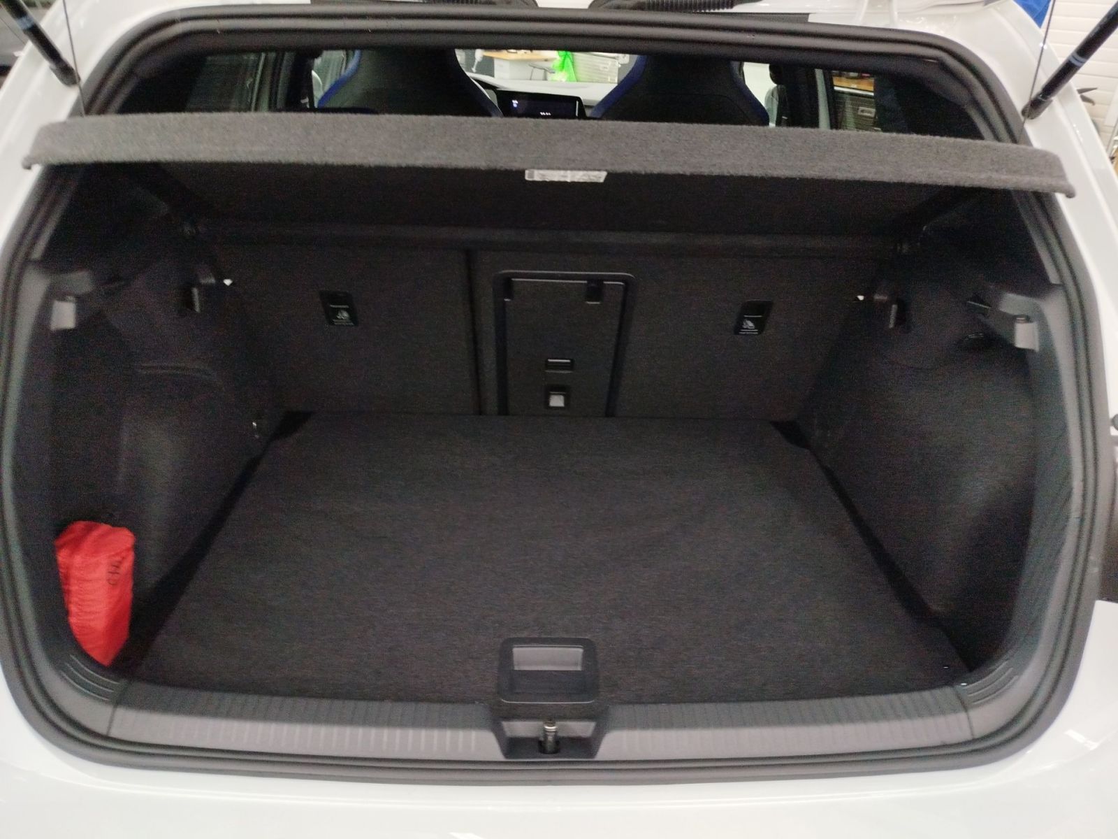 Volkswagen Golf VIII 2.0 TSI DSG 4Motion R Akrapovic Navi L foto 6