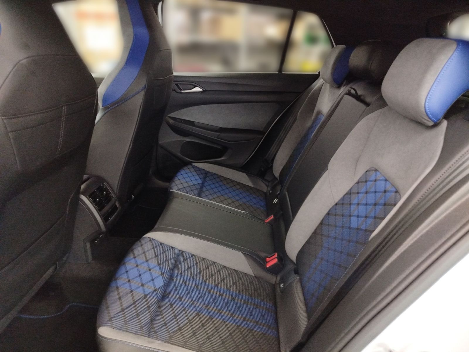 Volkswagen Golf VIII 2.0 TSI DSG 4Motion R Akrapovic Navi L foto 10