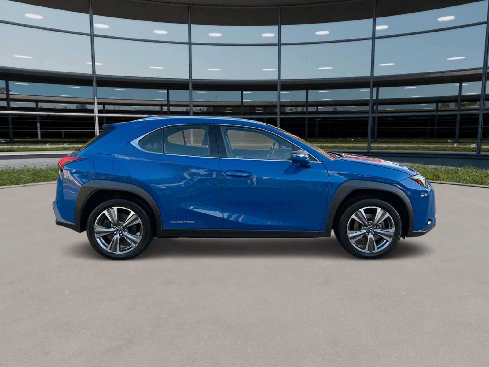 Lexus UX 300 e Mark and  Levingston export 16700 netto foto 10