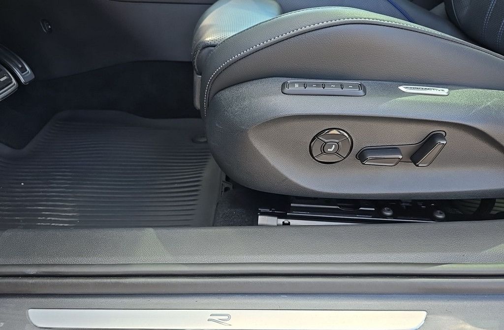 Volkswagen Passat R-Line 2.0 l TDI SCR 110 kW DSG ACC PANO foto 19