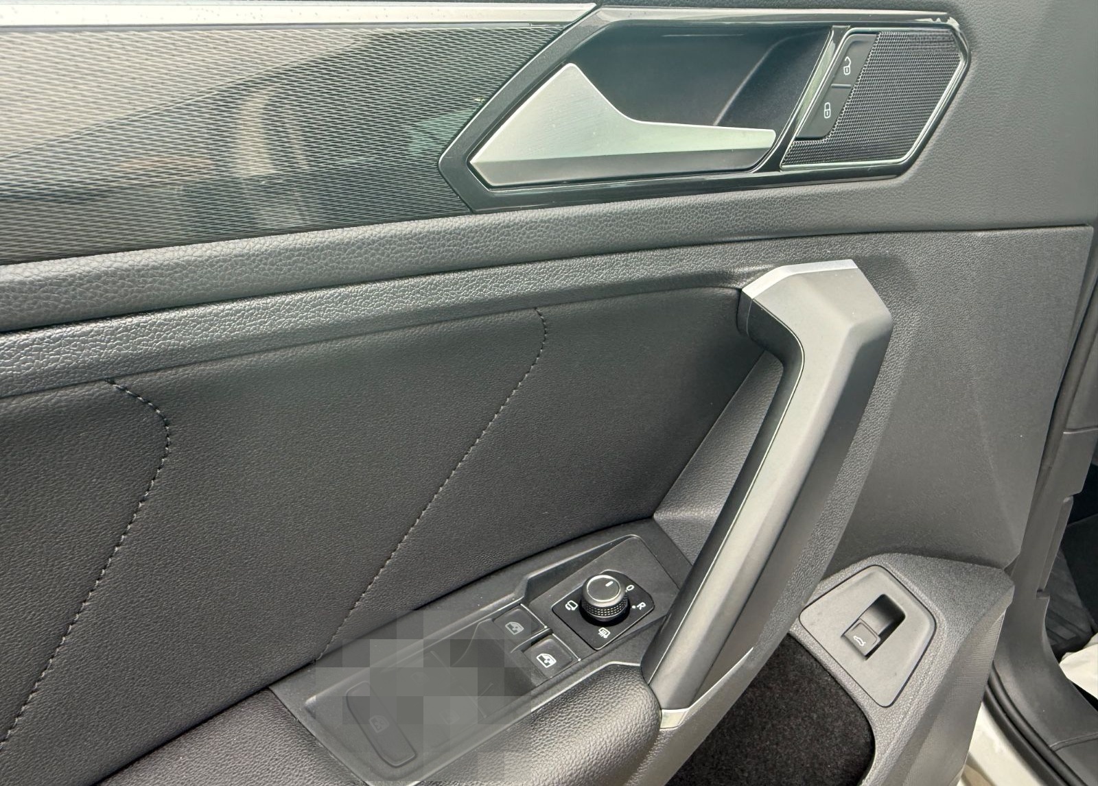 Volkswagen Tiguan Highline 4M/Pano/Leder/AHK/Virtual/360° foto 13