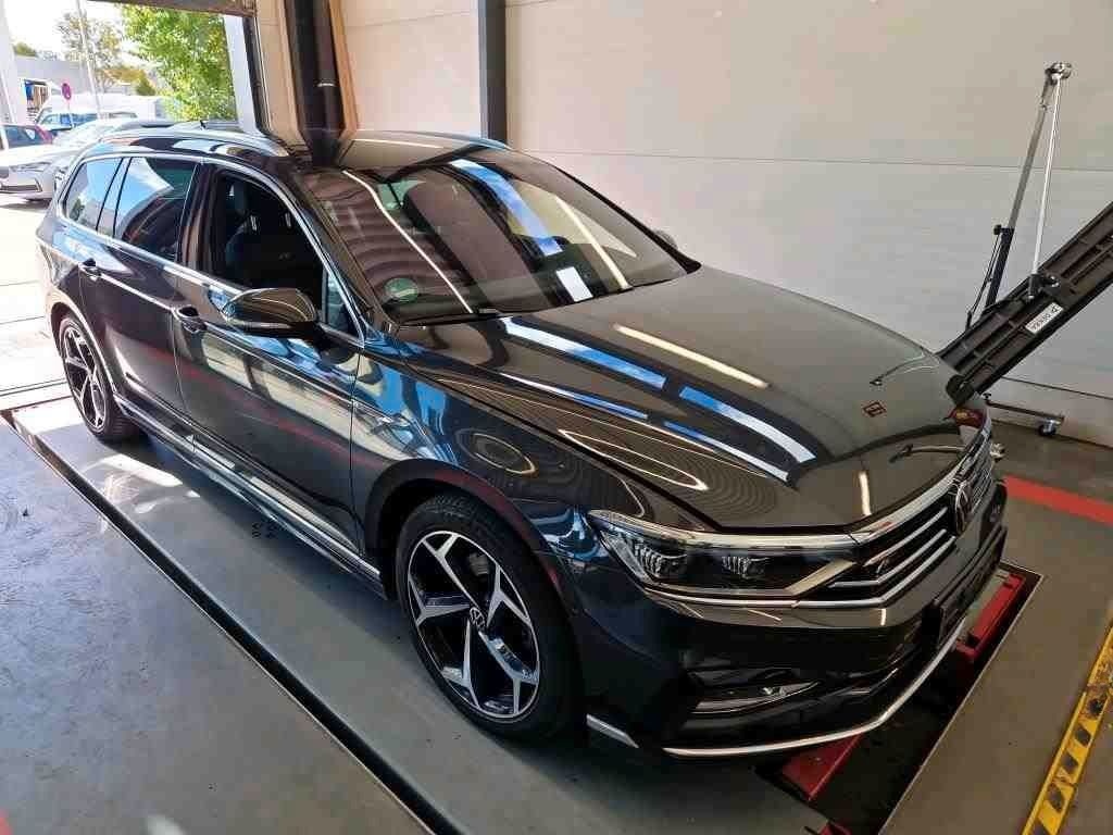Volkswagen Passat Variant R-Line 2.0TDI DSG Matrix Navi foto 2