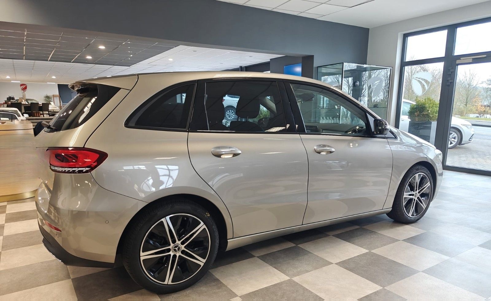 Mercedes-Benz B 180 B -Klasse B 180 d foto 5