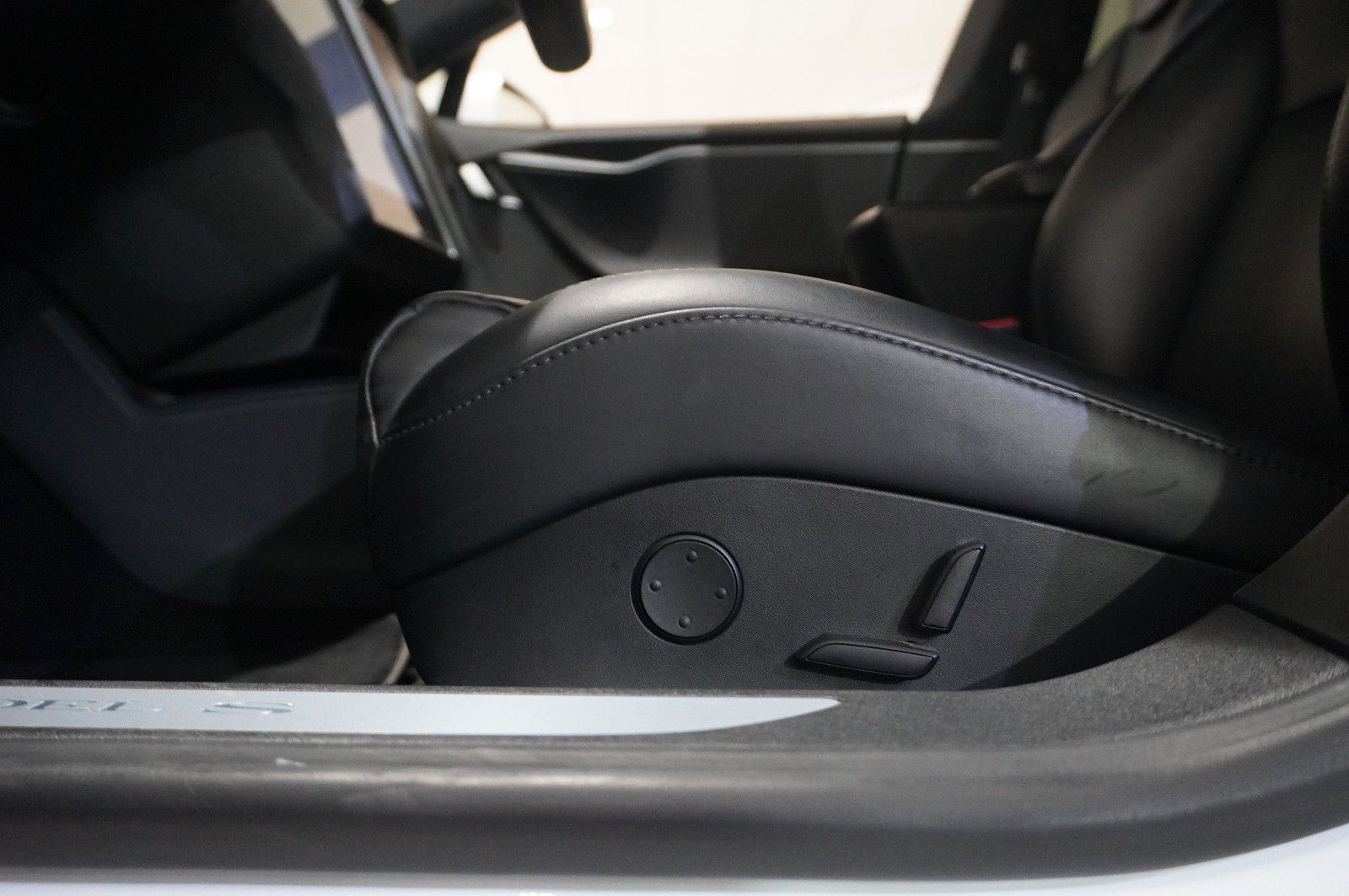 Tesla Model S DUAL-MOTOR NAVI/KAMERA/SH/PANO/3.0/PILOT foto 16