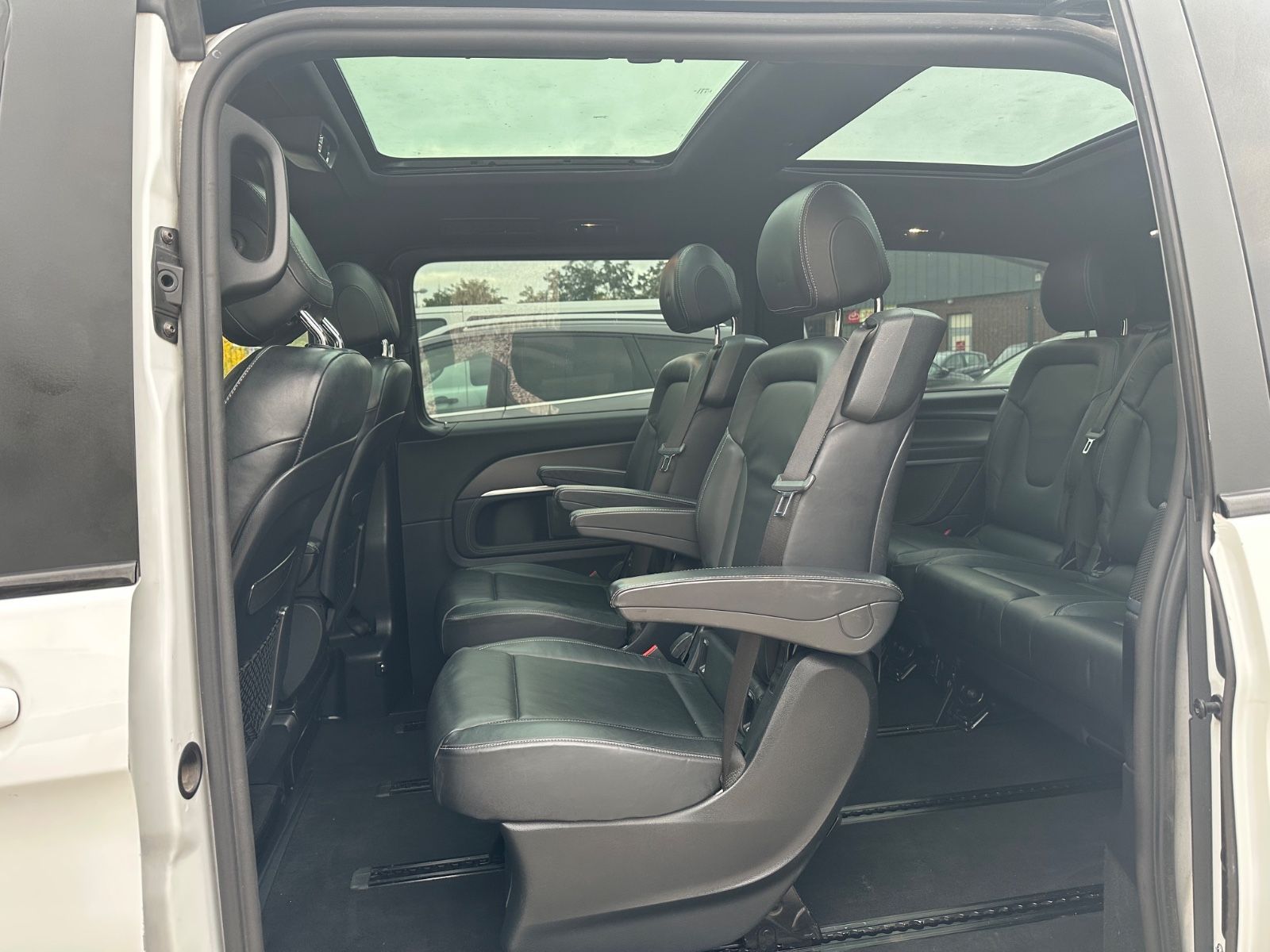 Mercedes-Benz V 250/Lang/Night/Edition/Avantgarde/AHK/Pano/AMG foto 10