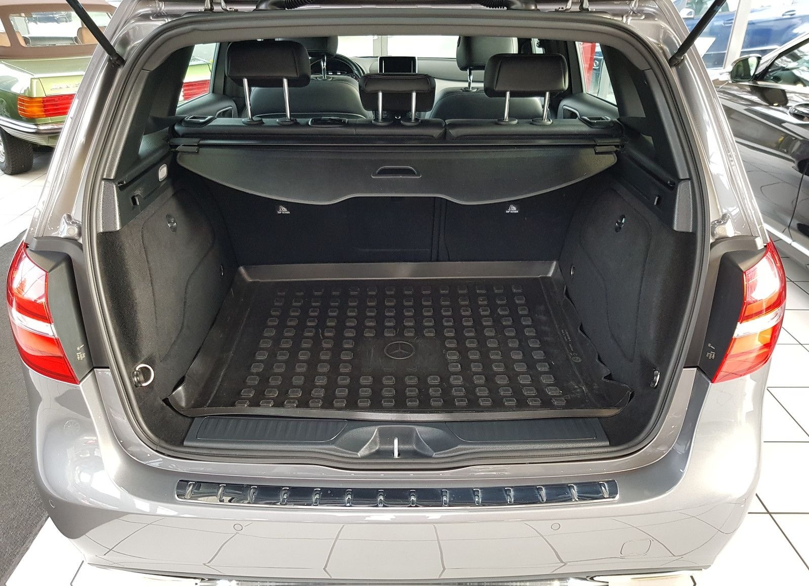 Mercedes-Benz B 180 URBAN LED NAVI AUT SHZ PTS KAMERA LEDER foto 12