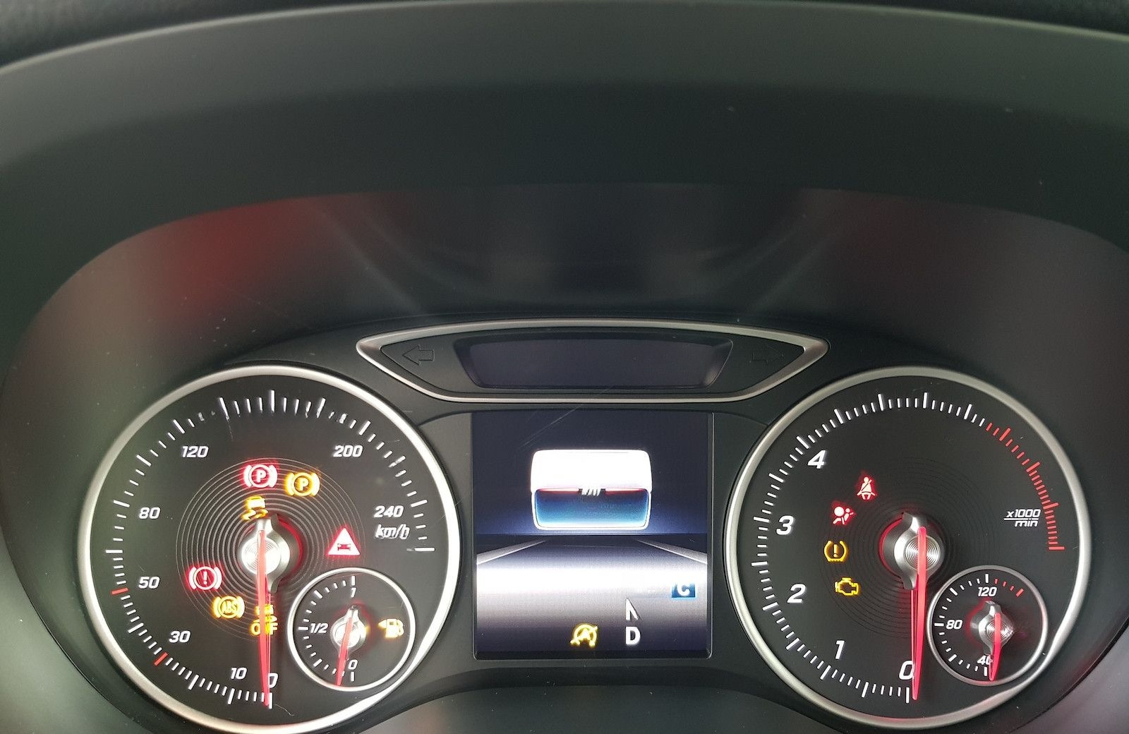 Mercedes-Benz B 180 URBAN LED NAVI AUT SHZ PTS KAMERA LEDER foto 8
